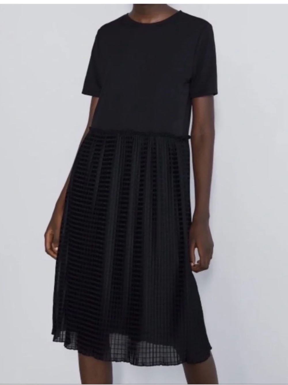 Zara Black Short Sleeve Pleated Midi Dress